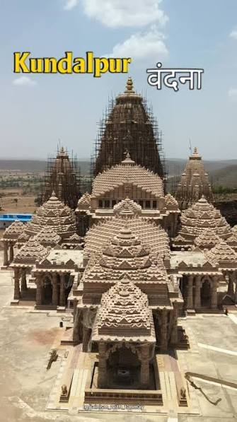 Kundalpur Temple Front View